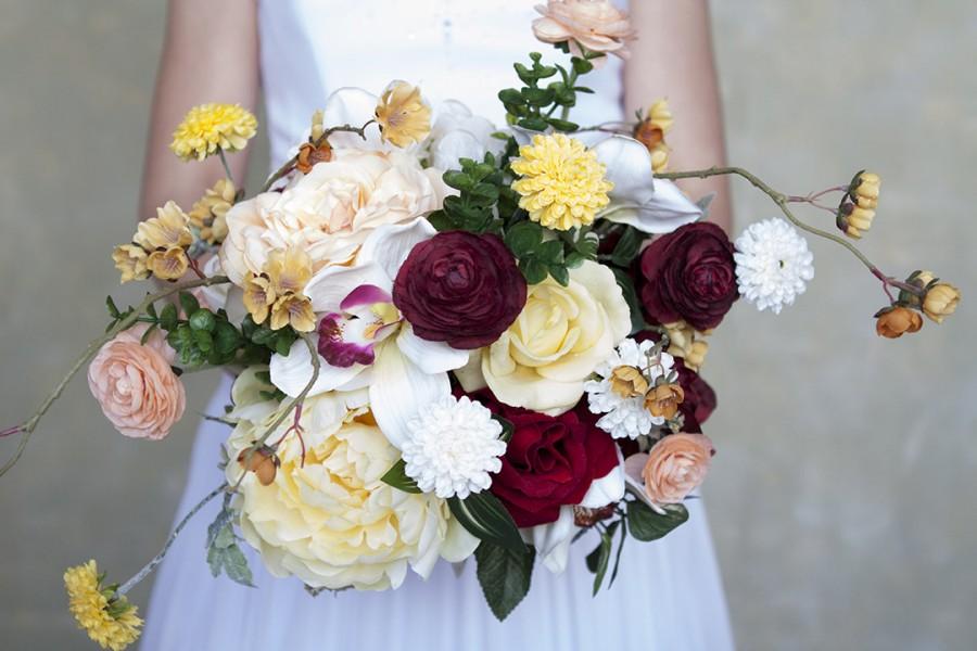 Mariage - Peach Yellow Burgandy White Wedding Bouquet Wedding Flowers Garden Bouquet