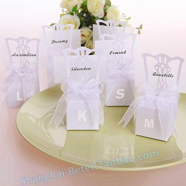 Hochzeit - Beter Gifts® #喜糖盒 #白色情人節 #椅子席位卡 #糖果雪紗袋 BETER-TH005 #餐桌佈置小物