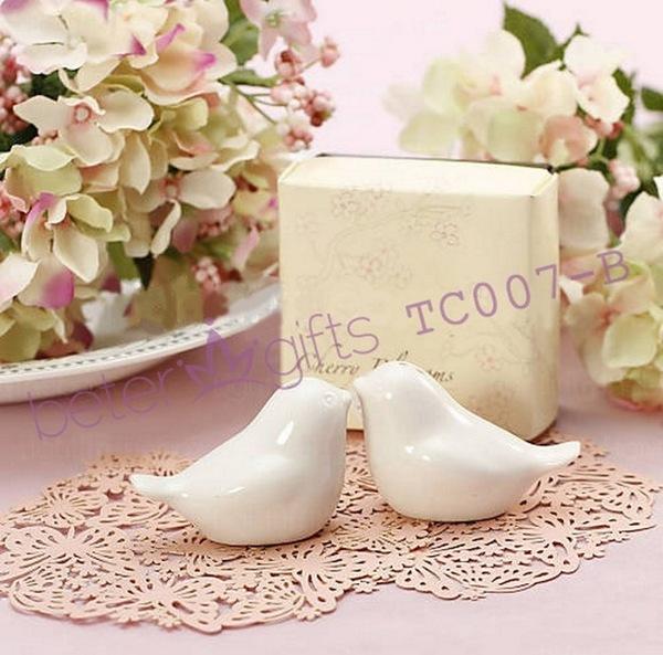 Свадьба - LOVE Birds Salt And pepper Shakers Tc007 Wedding Souvenirs