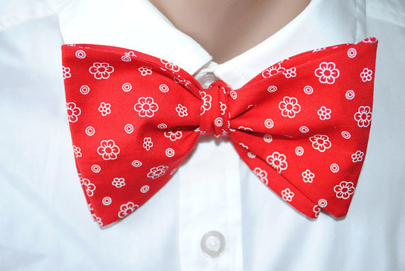 Свадьба - Red floral bow tie Men's bowtie Wedding red ties Red self-tie bow tie Gift for bow ties lovers Men's gift Red necktie for groom For him ghjk