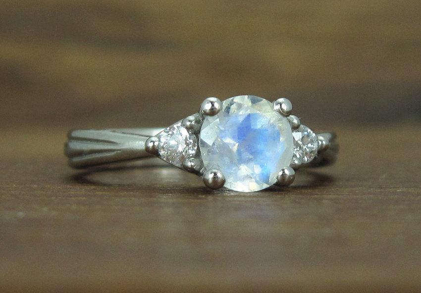 Wedding - Moonstone Engagement Ring, 14K Round Moonstone Gold Ring, Antique Style Moonstone Ring, Moonstone Antique Engagement Ring, Gold Vintage Ring