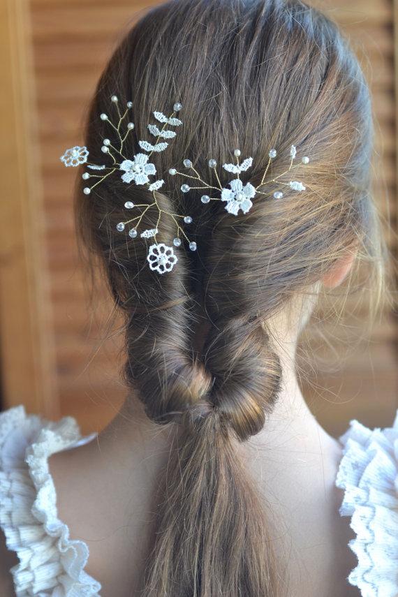 Wedding - Ivory lace bridal hair pins Set of two Gold Hair pins Pearl crystals headpiece Lace floral romantic wedding Flower pins