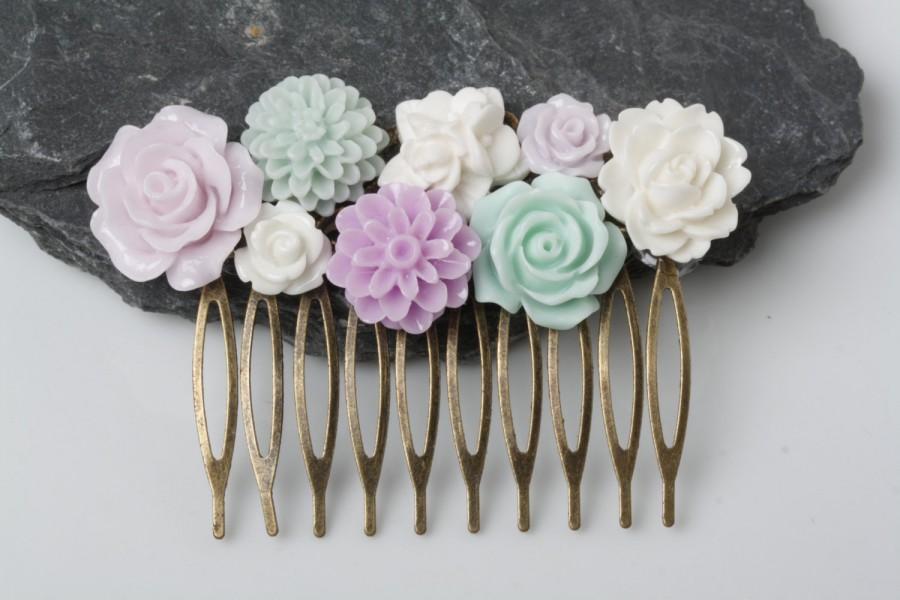 Hochzeit - Mint and lavender Flower Hair comb, Mint wedding hair accessories, vintage style hair comb, bridal hair comb, wedding accessories