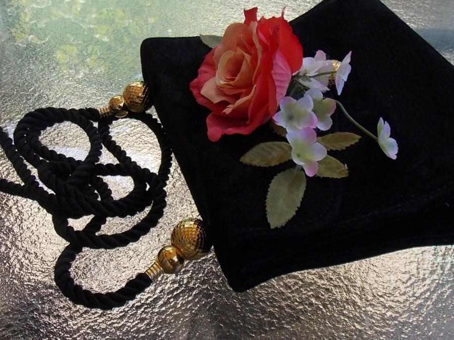 زفاف - Upcycled Floral Bridal Purse, Black Handbag with Rose Decoration for Brides, Bridesmaids, or Flowergirls, Fairy Purse, Recycled Floral Bag