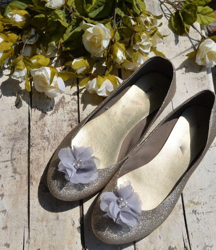 Mariage - Silver Gray Flower Shoe Clips