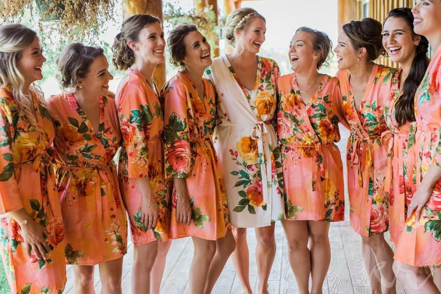 Hochzeit - Coral Large Floral Blossom Bridesmaids Robe Sets 