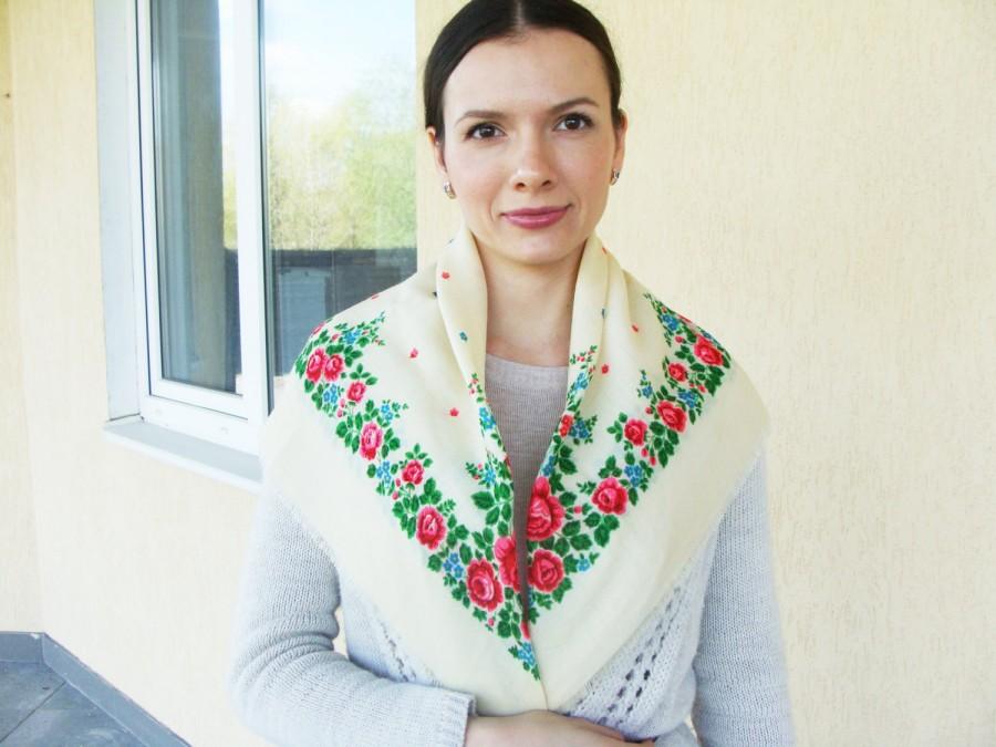 Hochzeit - Russian shawl Russian scarf Chale Russe Floral scarf White shawl White scarf Ukrainian shawl Vintage shawl Foulard Russe Wool Shawl Soviet