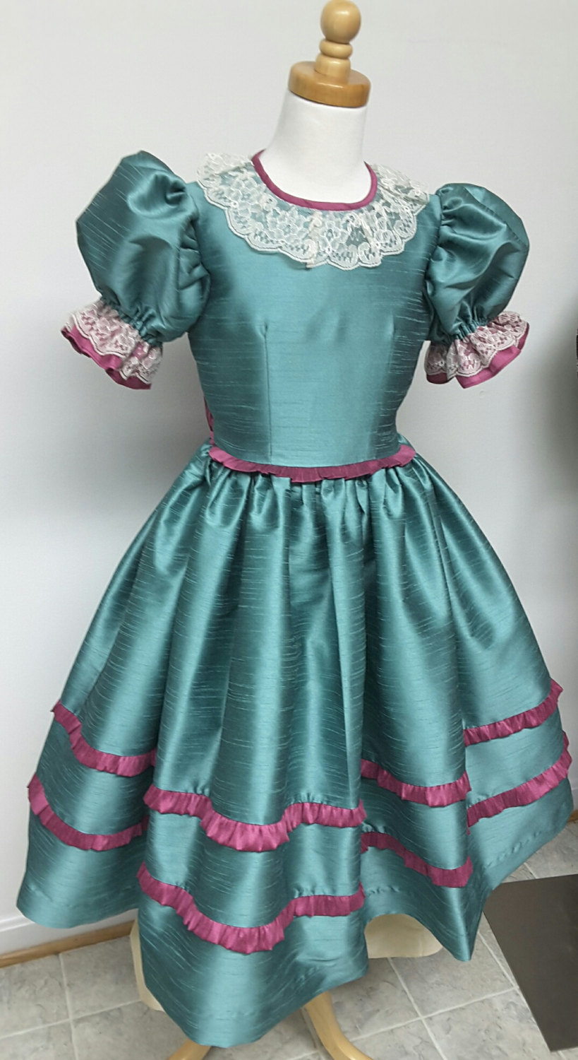 زفاف - Princess Girl Dress with Ruffles, Lace, and Puffy Sleeves, Girls Victorian Style Dress. Weddings, Birthday. Party. Ballet.