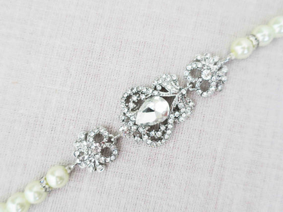 Hochzeit - Pearl Wedding Bracelet, Bridal Bracelet, Wedding Jewelry, Pearl Bridal Bracelet, Vintage Style Bridal Jewelry, Bridesmaid Bracelet, Crystal