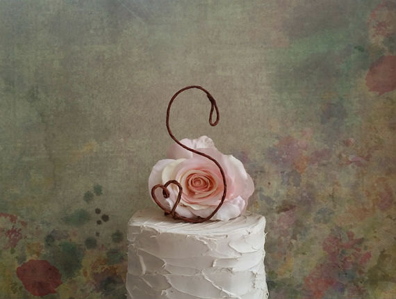 Wedding - Personalized Rustic INITIAL Cake Topper with Heart Detail, Monogram Wedding Cake Topper, Initial Wedding Decoration,Custom Cake Topper Decor