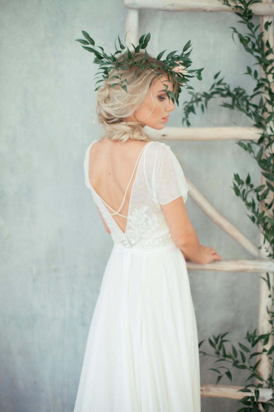 زفاف - Teona / Embroidered top beautiful open back wedding dress / Boho chic