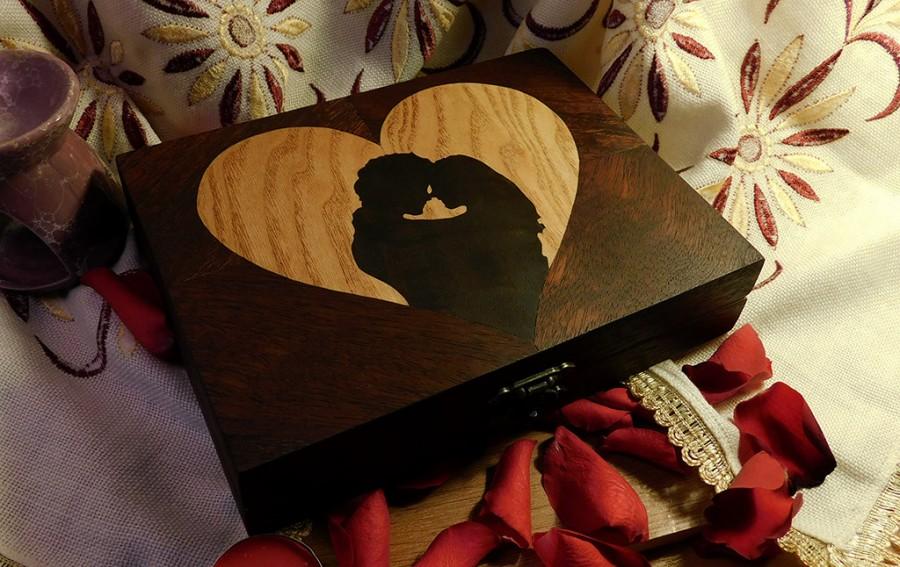 Hochzeit - Valentine love box of wood original marquetry picture by Andulino