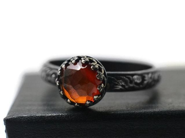 زفاف - Engraved Hessonite Garnet Engagement Ring, Custom Engraving, Oxidized Floral Pattern Band, Honeycomb Stone