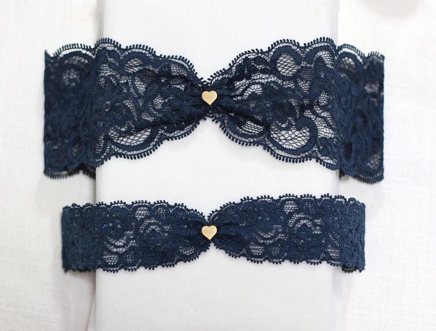 Mariage - Navy lace garter set, gold tiny heart charm garter set, wedding garter set, lace garter set, bridal garter set