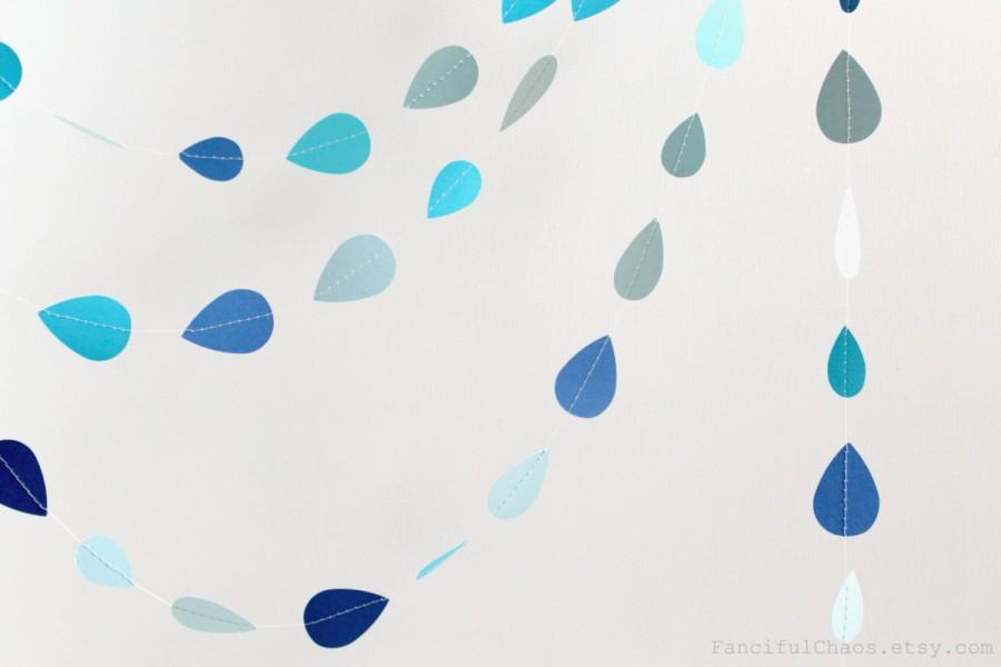 Mariage - Blue Rain Drops Shower 10 ft Paper Garland- Wedding, Birthday, Bridal Shower, Baby Shower, Party Decorations