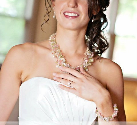 Hochzeit - Spring Wedding necklace Beaded Green Pink Yellow Wire wrapped bridal Jewelry Birthstone gemstone Peridot Silver pearl Boho Women Gift