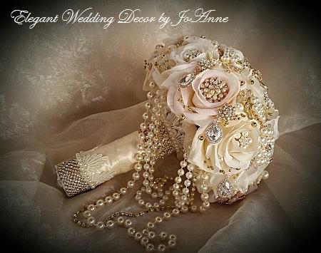 زفاف - VINTAGE BROOCH BOUQUET, Deposit for a Cascading Pearl Blush Ivory Rose Gold Brooch Bouquet, Jeweled Bouquet, Rose Gold, Brooch Bouquet