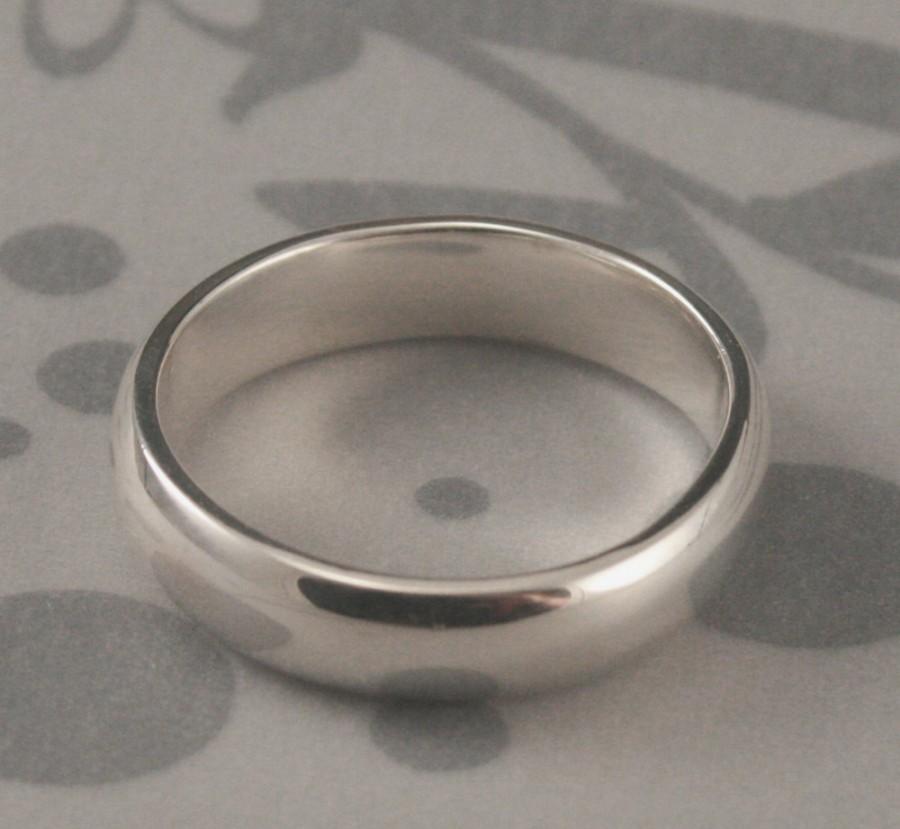 زفاف - Plain Jane 5mm Wide Solid Sterling Silver Wedding Band--Rounded Traditional Ring--Simple Silver Wedding Band