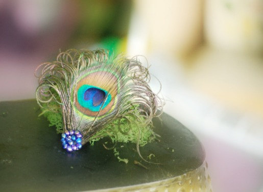 Mariage - Peacock Royal Blue Beads Hair Clip / Comb. Elegant Big Day, Holidays Feather Accessory, Feminine Girly Teen Birthday Party, Bridesmaid Gift