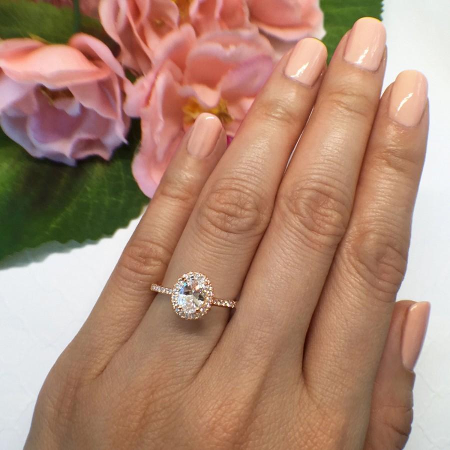 زفاف - New! 1 ctw, 3/4 ct Oval Halo Engagement Ring, Classic Halo Ring, Man Made Diamond Simulants, Wedding Ring, Sterling Silver, Rose Gold Plated