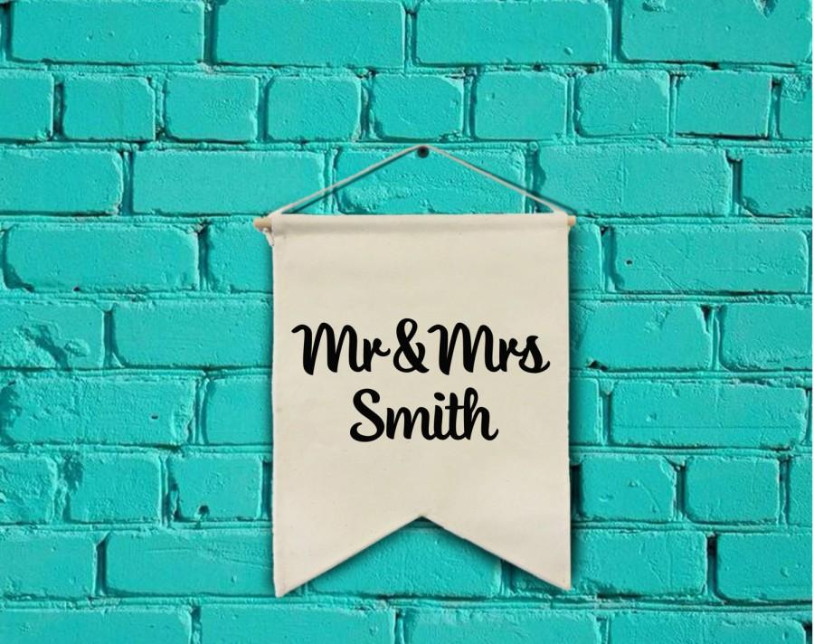 Свадьба - MR & MRS Wedding wall banner wall hanging Custom Wedding Sign canvas banner Personalized Wedding Gift gift for couple Anniversary gift
