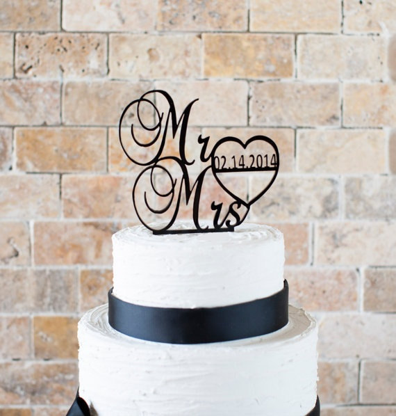 Hochzeit - Wedding Cake Topper Personalized Mr Mrs cake topper with date