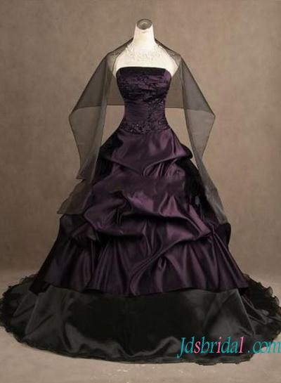Hochzeit - H1242 Gothic eggplant color with black ball gown wedding dress