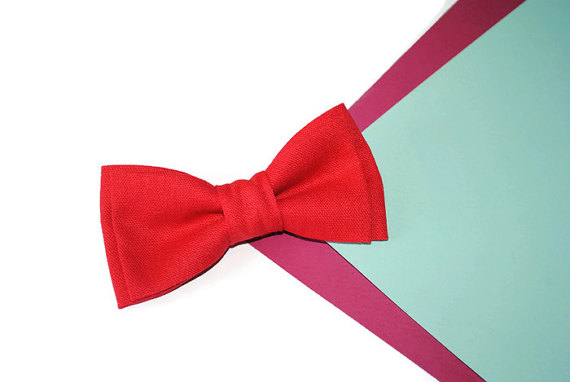 Mariage - Red bow tie Red wedding Linen bow tie for wedding Father-in-law bow tie Baby boys photo prop bowtie Men's bow tie Gift for him from her Ties
