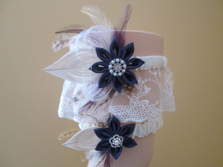 Свадьба - Plum Purple Wedding Garter Set, Peacock Garters, Ivory Lace Bridal Garters, Purple Eggplant Garters, Boho-Rustic-Country Bride-