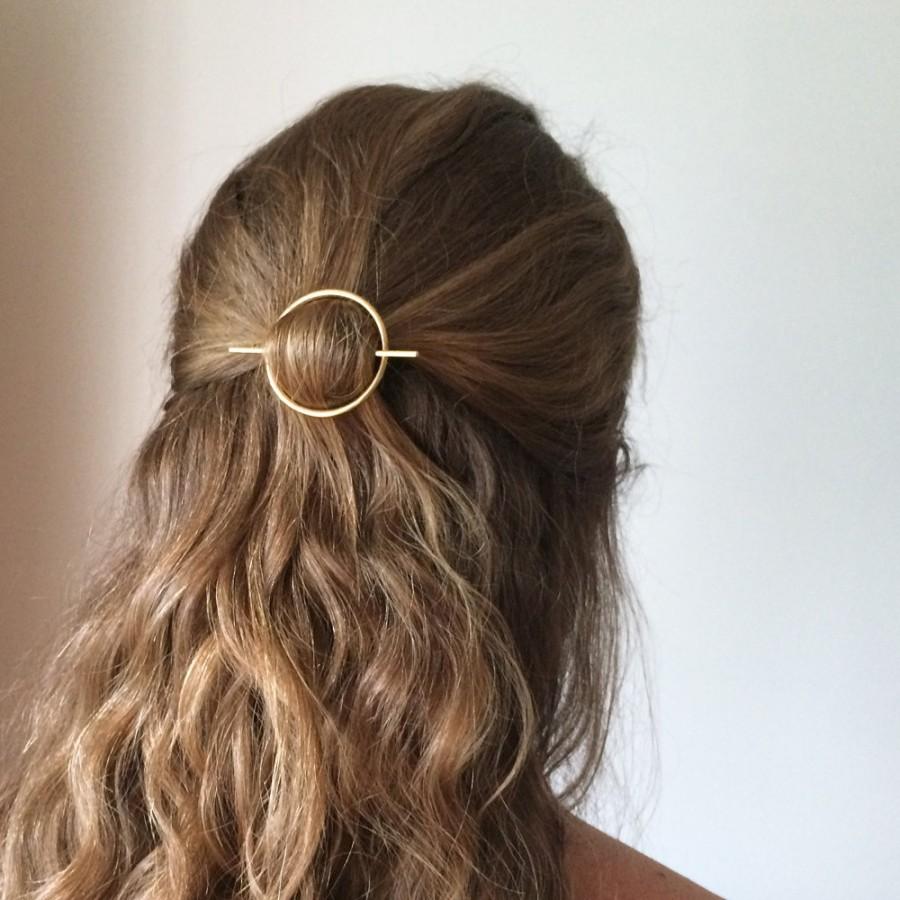 Свадьба - Minimalist gold hair accessories - brass hair clip - round barrette - hair pin - gold hair slide - geometric hair clip