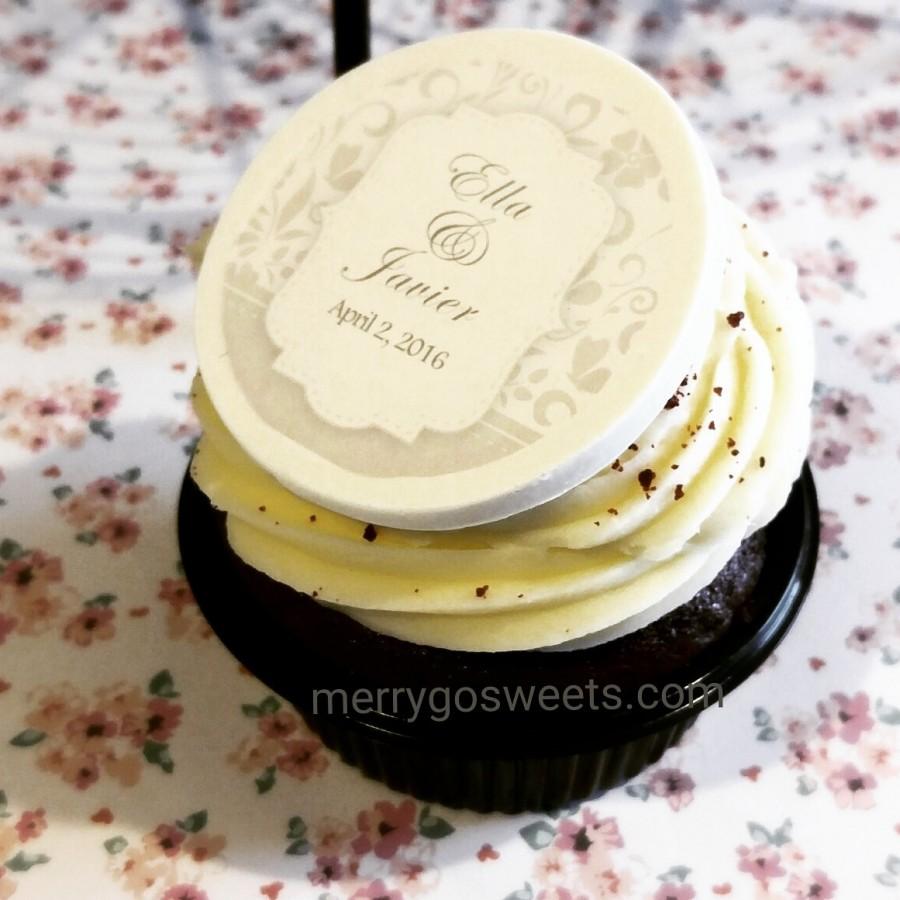 Свадьба - Personalized Cupcake Topper // cherry blossom wedding favors // cherry blossom cupcake toppers // bridal shower toppers // baby shower tops