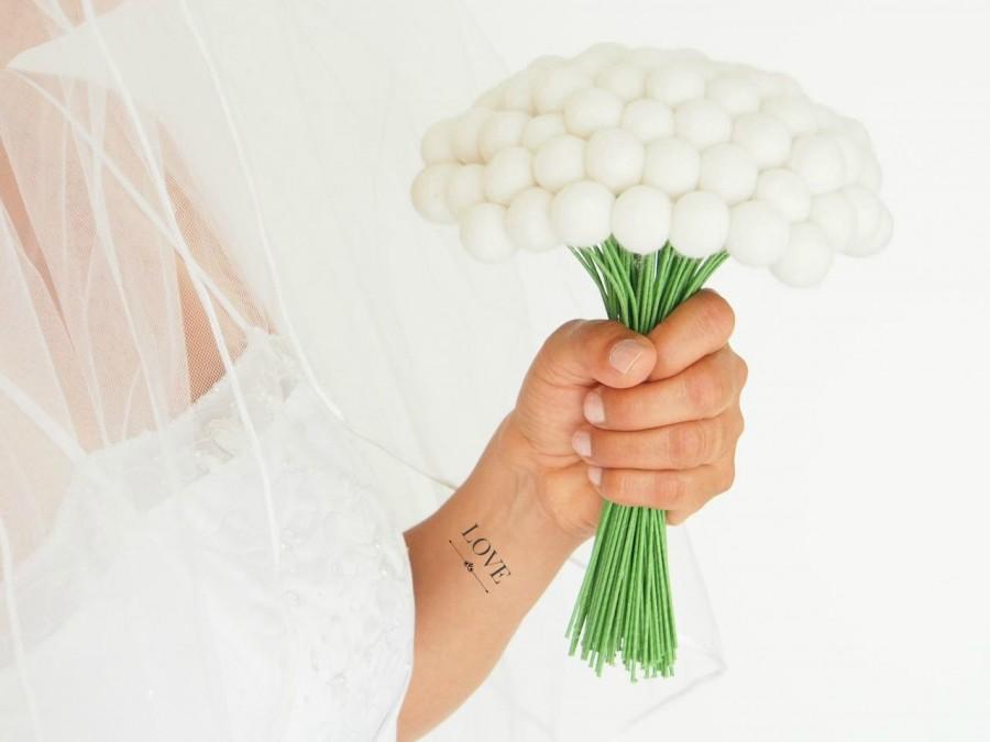 زفاف - Felted Flower Wedding Bouquet, Snow White Billy Button Craspedia Balls for the Country Bride