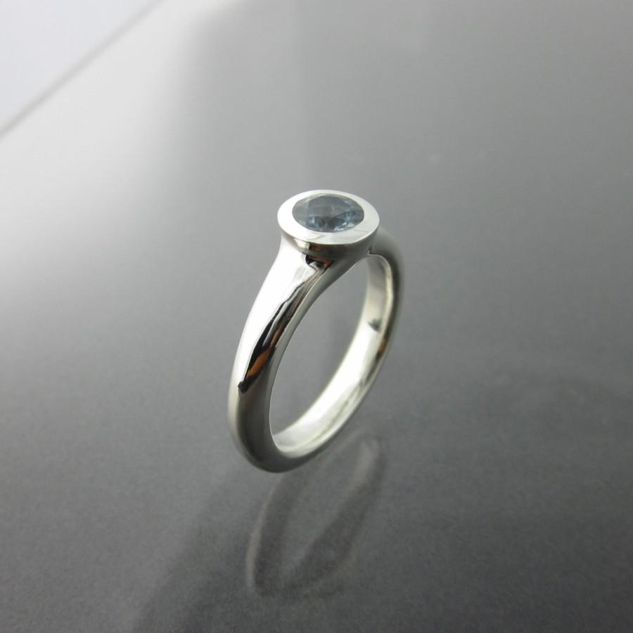 زفاف - Green Sapphire Bezel Set Ring, Unique Sapphire Bezel Engagement Ring, Modern Unique Ethical Promise Ring - Silver, 14k, 18k Gold or Platinum