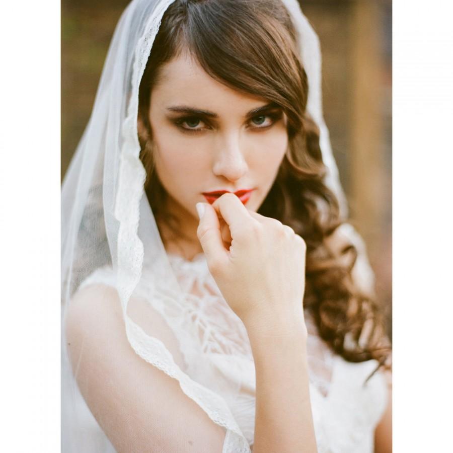 Mariage - Bridal veil, Silk tulle veil, bridal blusher veil, wedding veil, drop veil, lace / Style 749
