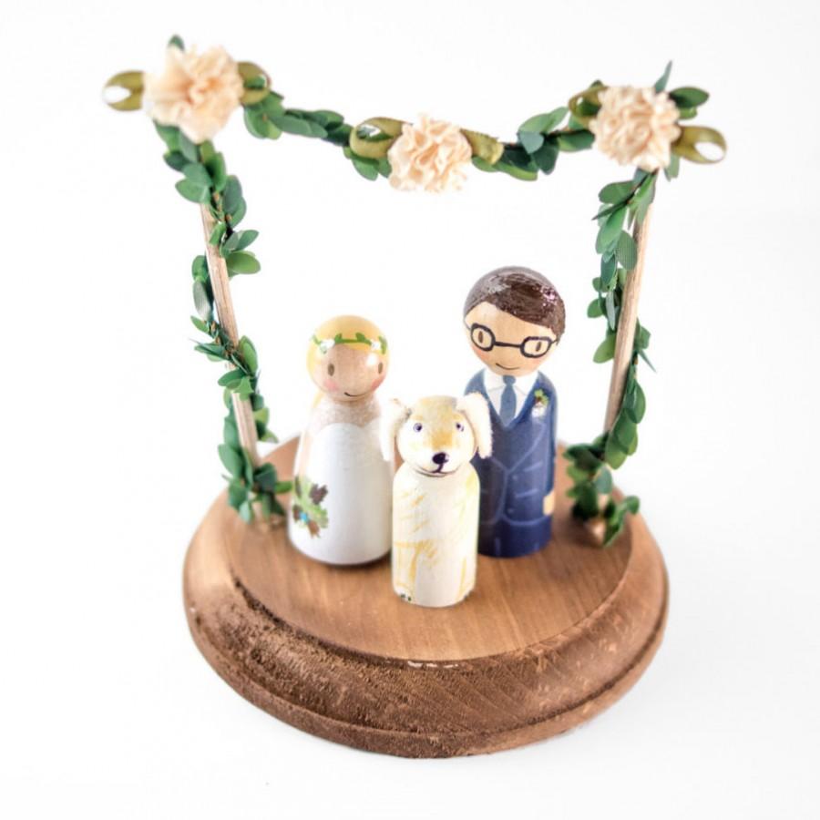 Свадьба - Spring Cake Topper - spring wedding cake topper with dog - dog cake topper - custom peg bride and groom cake topper - floral cake topper