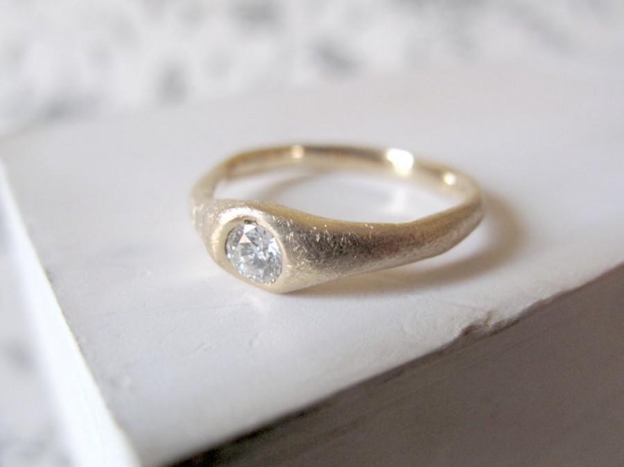 Mariage - Diamond ring. 18kt Yellow Gold Solitaire ring with diamond. Wedding ring, Anniversary ring, Engagement ring, 18kt gold ring. Made to Order.