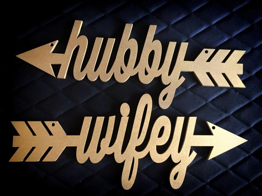 Hochzeit - Wedding Chair Signs, Hubby Wifey Chair Sign, Wedding Chair Sign, Hubby and Wifey Sign, Wooden sign, Rustic Sign, DIY Sign, Gold Sign, Silver