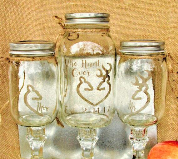 زفاف - The Hunt is Over Unity Sand Set Buck & Doe Forming a Heart Deer Painted Mason Jars Redneck Wine Toasting Glasses Personalized Mr. Mrs.