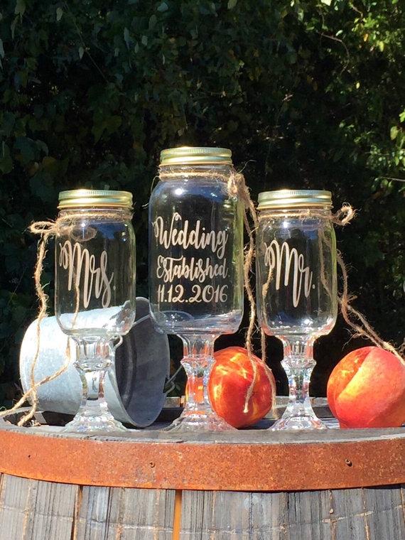 Свадьба - Unity Sand Set Painted Personalization Toasting Glasses Mason Jars Established Mr. and Mrs. Sand Ceremony Choice of Fonts and Lids