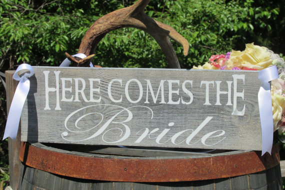 زفاف - Rustic Distressed "Here comes the Bride" "Just Married" Double Sided Ring Bearer Flower Girl Wedding Sign Photo Prop Painted Wood