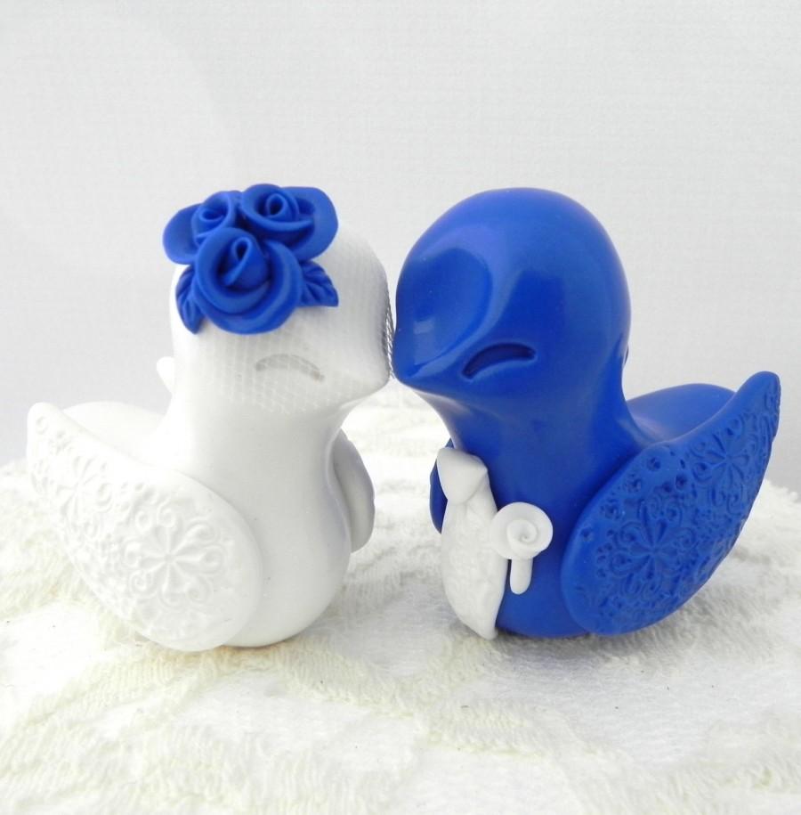 Свадьба - Love Birds Wedding Cake Topper, White and Royal Blue, Bride and Groom Keepsake, Fully Custom