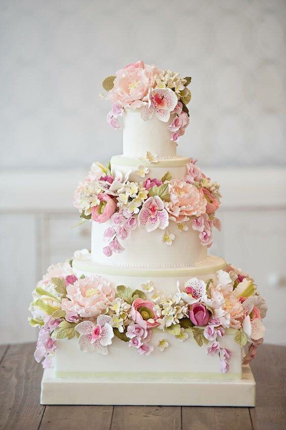 Mariage - Floral Decorated Cake