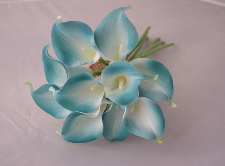 Hochzeit - 10 Teal White Center Calla Lilies Real Touch Flowers For Silk Wedding Bouquets, Centerpieces, Wedding Decorations