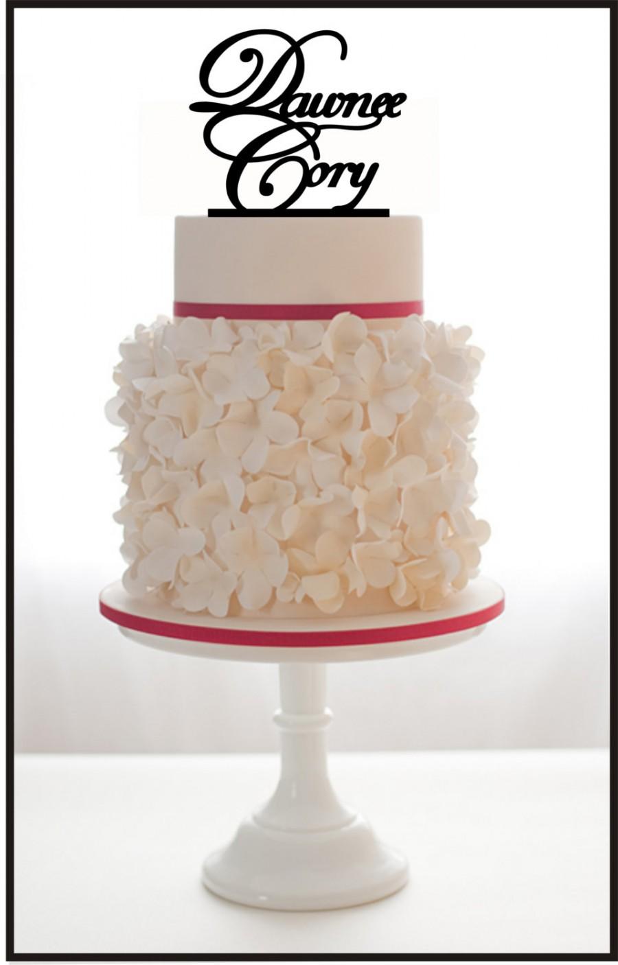 Mariage - Wedding Cake Topper Customized with Groom and Bride Name, choice of color and a FREE base for display