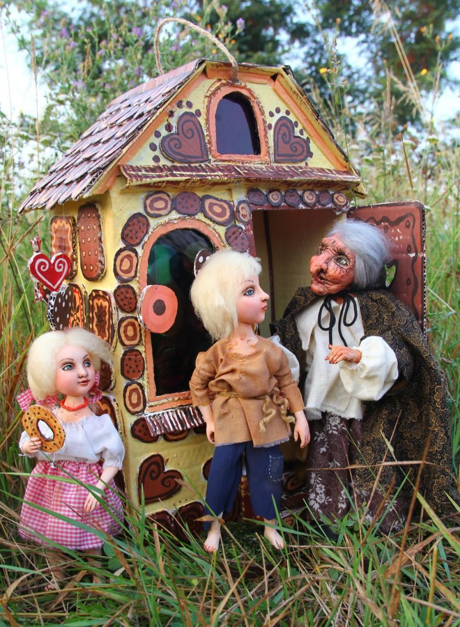 زفاف - Composition with OOAK Art dolls from the German fairy tale about a gingery cake house. Height 16.14 inches width 11.81 inches.