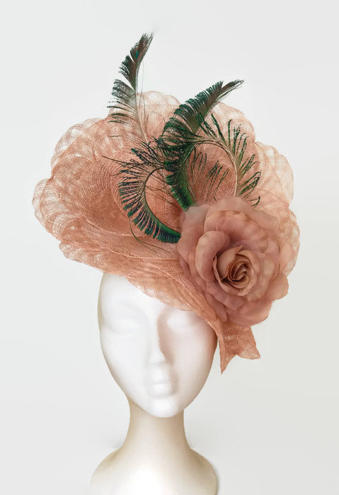 Mariage - Green and nude fascinator, kentucky derby hat, peacock feather fascinator,Nude flower wedding hats,Peacock feather hat, races hats for women