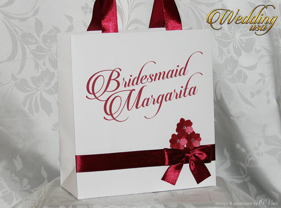 Hochzeit - Personalized Bridesmaids' Gifts paper bags whith - wedding gifts - personalized paper bags - bridal shower favors - bridal shower gifts