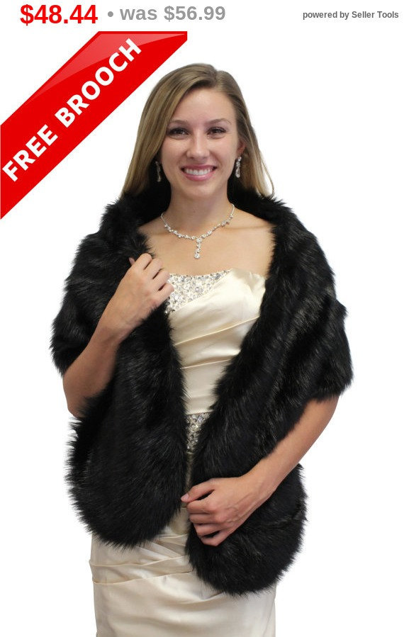 زفاف - Faux Fux Stole, Bridal fur shrug, black faux fur stole, faux fur wrap, faux fur shawl bridal wrap