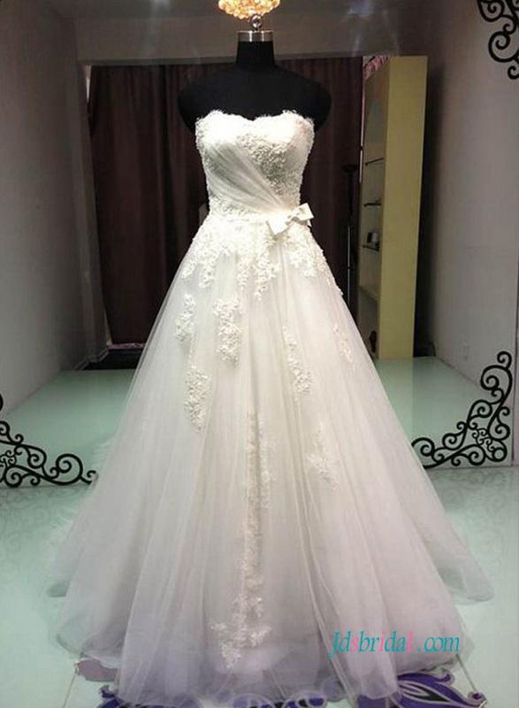 Hochzeit - Classic strapless tulle a line wedding dresses