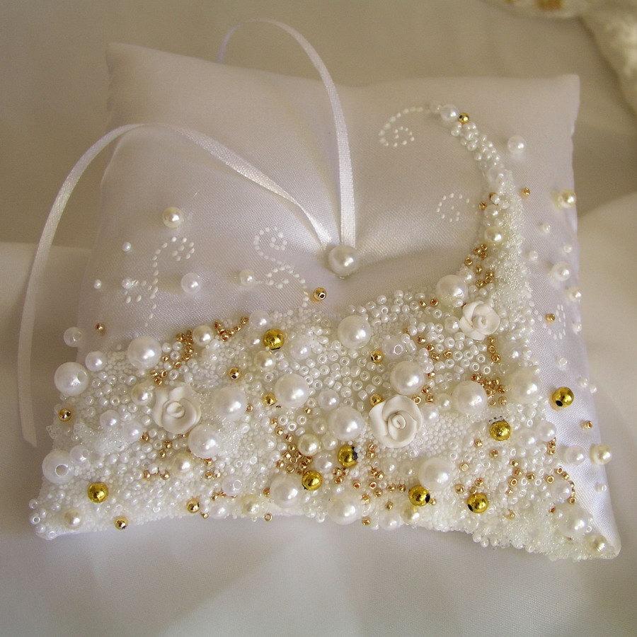 Wedding - wedding ring pillow Gold & White Wedding pillow White cute pillow for rings Wedding ring bearer ring bearer pillow with pearls Ring cushon